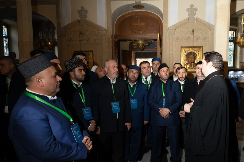Azərbaycan Din Xadimlərinin II Forumunun iştirakçıları kafedral kilsə və sinaqoqun fəaliyyəti ilə tanış olublar
