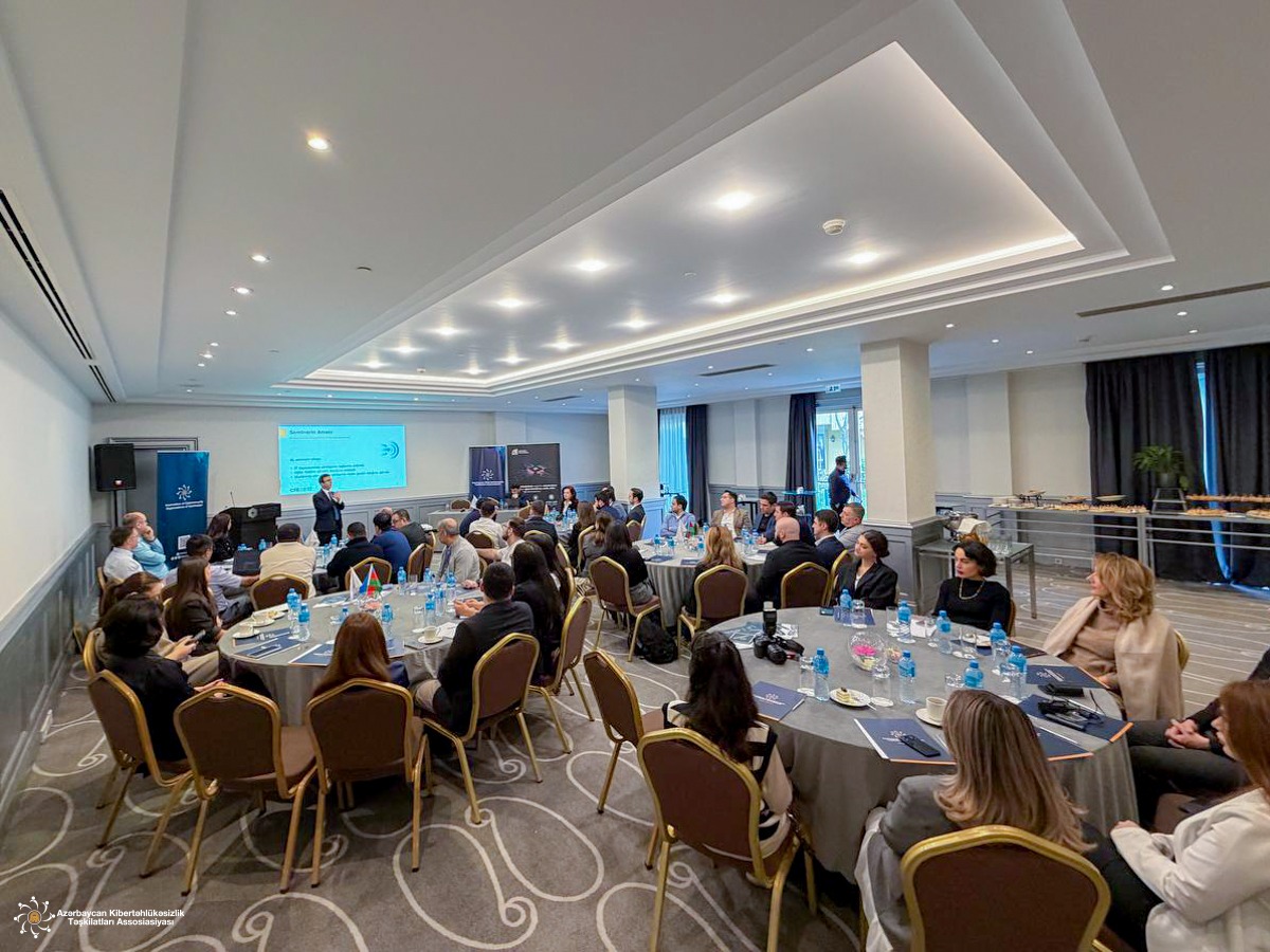 İnformasiya texnologiyaları üzrə standartlar mövzusunda beynəlxalq seminar keçirilib 
