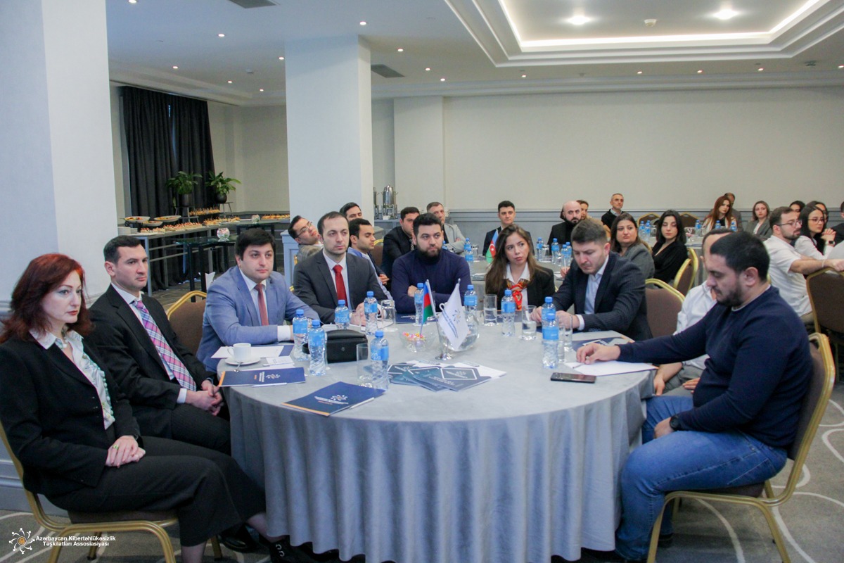 İnformasiya texnologiyaları üzrə standartlar mövzusunda beynəlxalq seminar keçirilib 