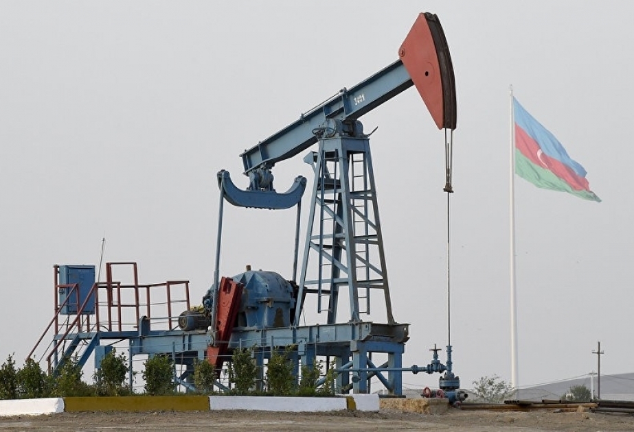 Цена азербайджанской нефти превысила $69