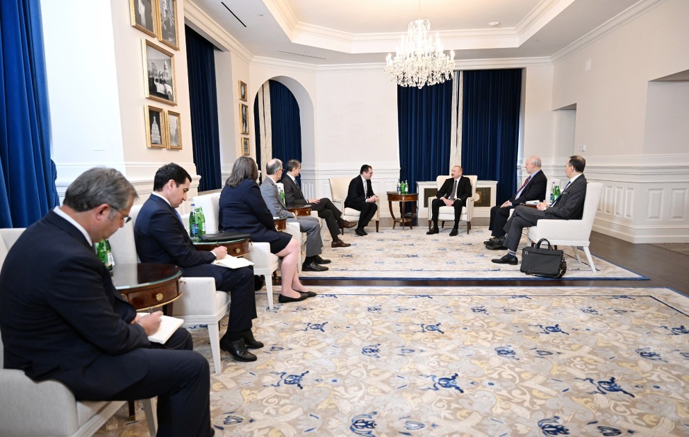 Prezident İlham Əliyev Vaşinqtonda Amerika İsrail İctimai Əlaqələr Komitəsinin icraçı direktoru və digər rəhbər heyəti ilə görüşüb