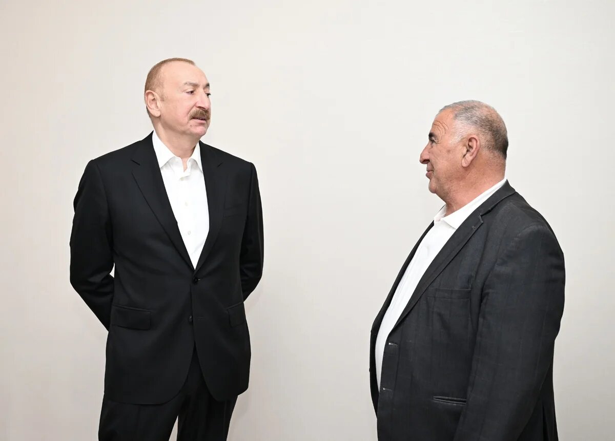 İlham Əliyev Xocavənd kəndində görülmüş işlərlə tanış olub - FOTO