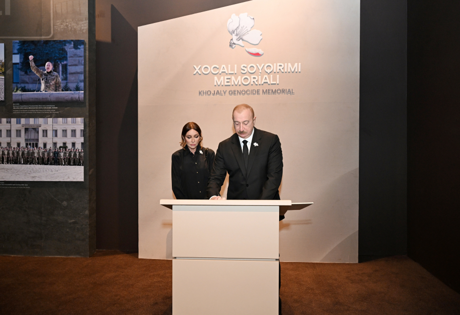 Prezident İlham Əliyev Xocalı Soyqırımı Memorialının açılışında iştirak edib