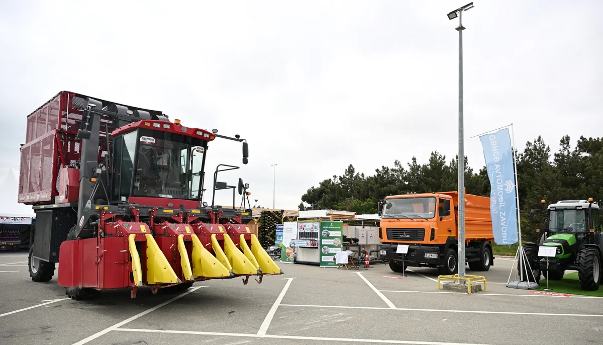 İlham Əliyev 19-cu "Caspian Agro Week" və 31-ci "InterFood Azerbaijan" sərgiləri ilə tanış olub