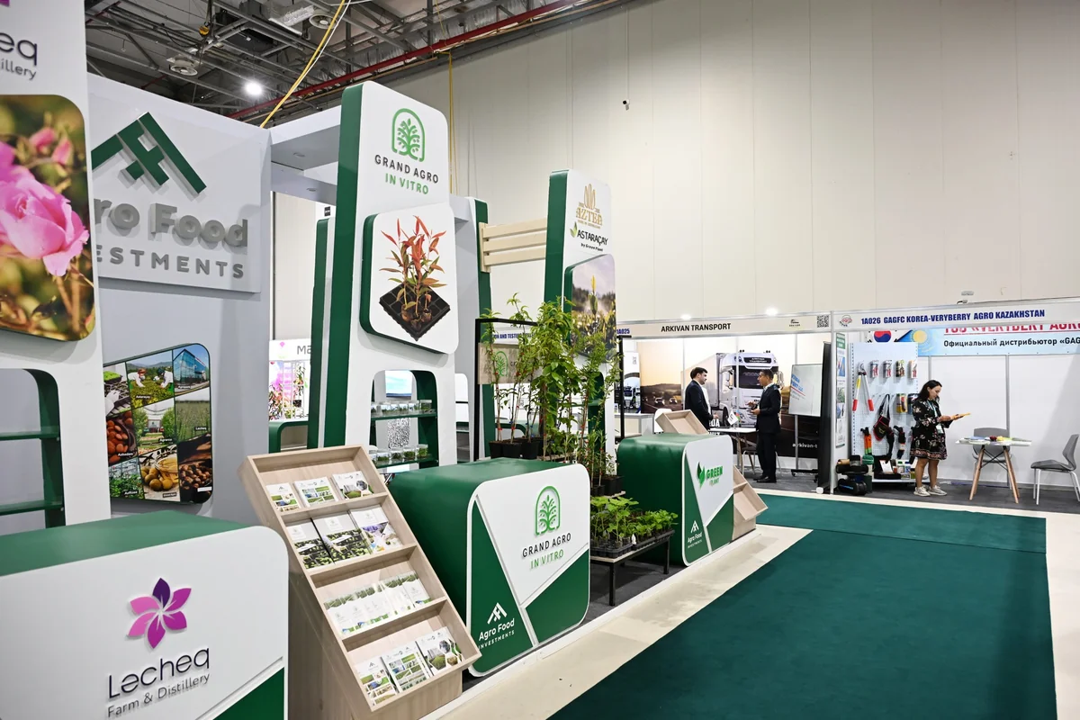 İlham Əliyev 19-cu "Caspian Agro Week" və 31-ci "InterFood Azerbaijan" sərgiləri ilə tanış olub