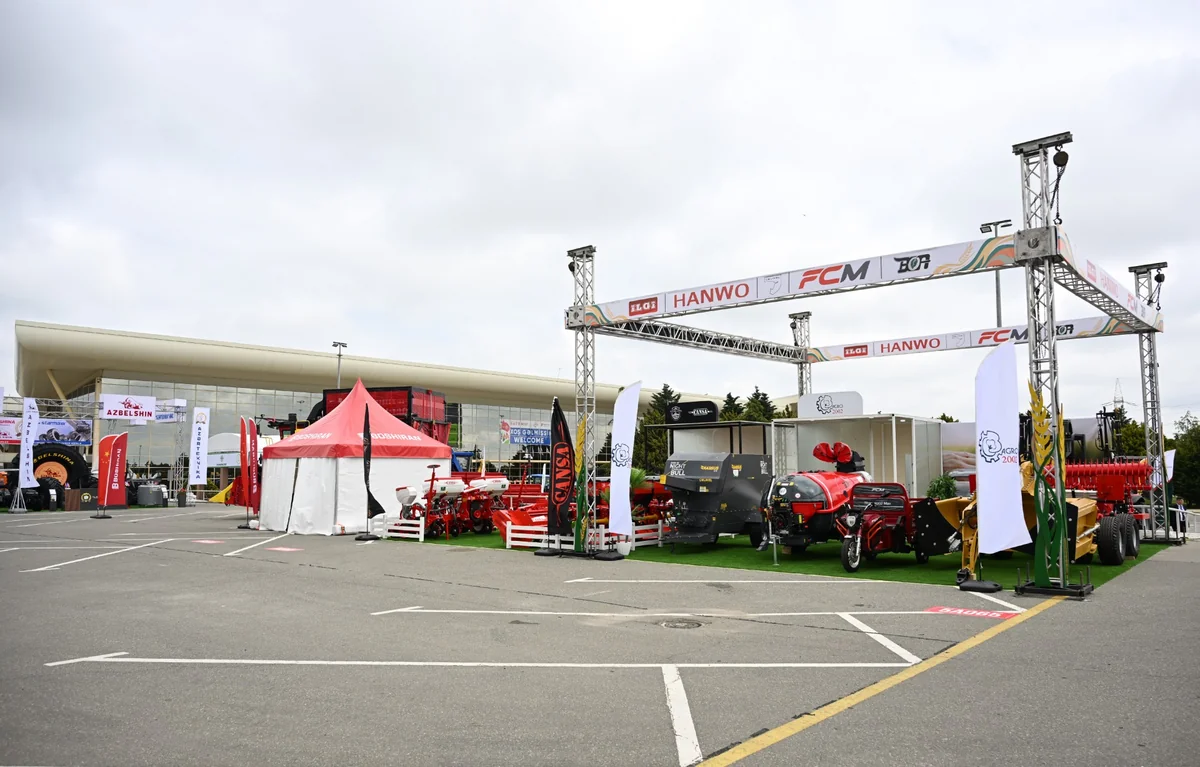 İlham Əliyev 19-cu "Caspian Agro Week" və 31-ci "InterFood Azerbaijan" sərgiləri ilə tanış olub