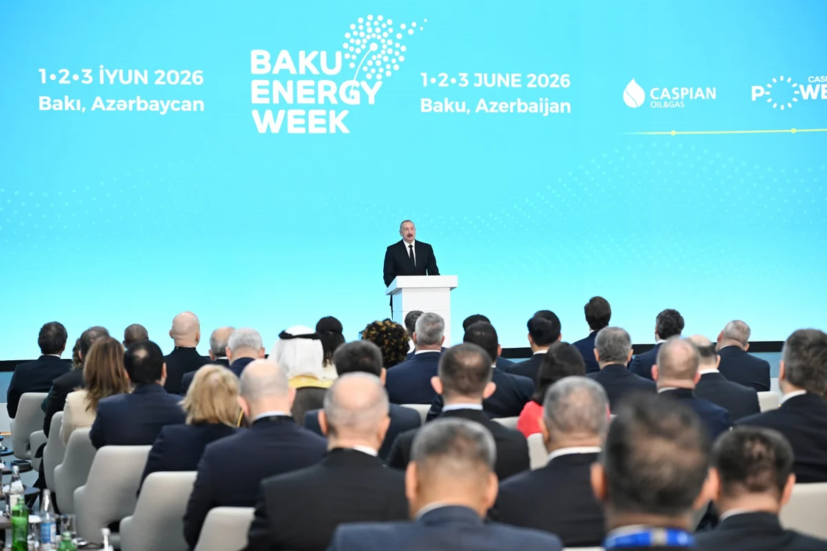 İlham Əliyev: Azərbaycanın zəngin bərpa olunan enerji potensialı "yaşıl enerji" üçün geniş imkanlar yaradır