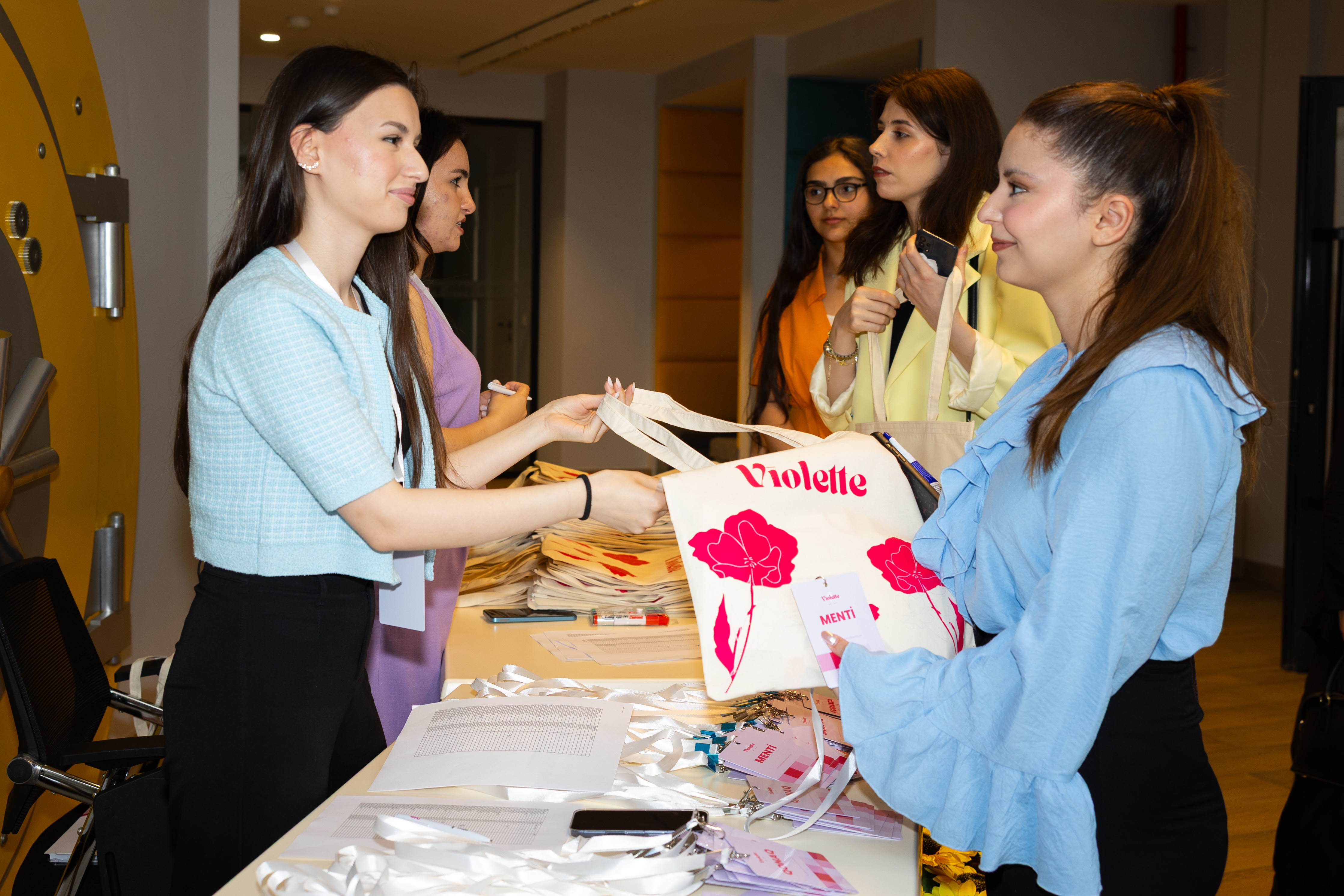 Yelo Bank-da Violette Mentorship-in məzun günü keçirilib - FOTO