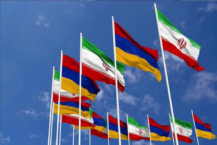 Pezeshkian and Pashinyan hold talks in Tehran